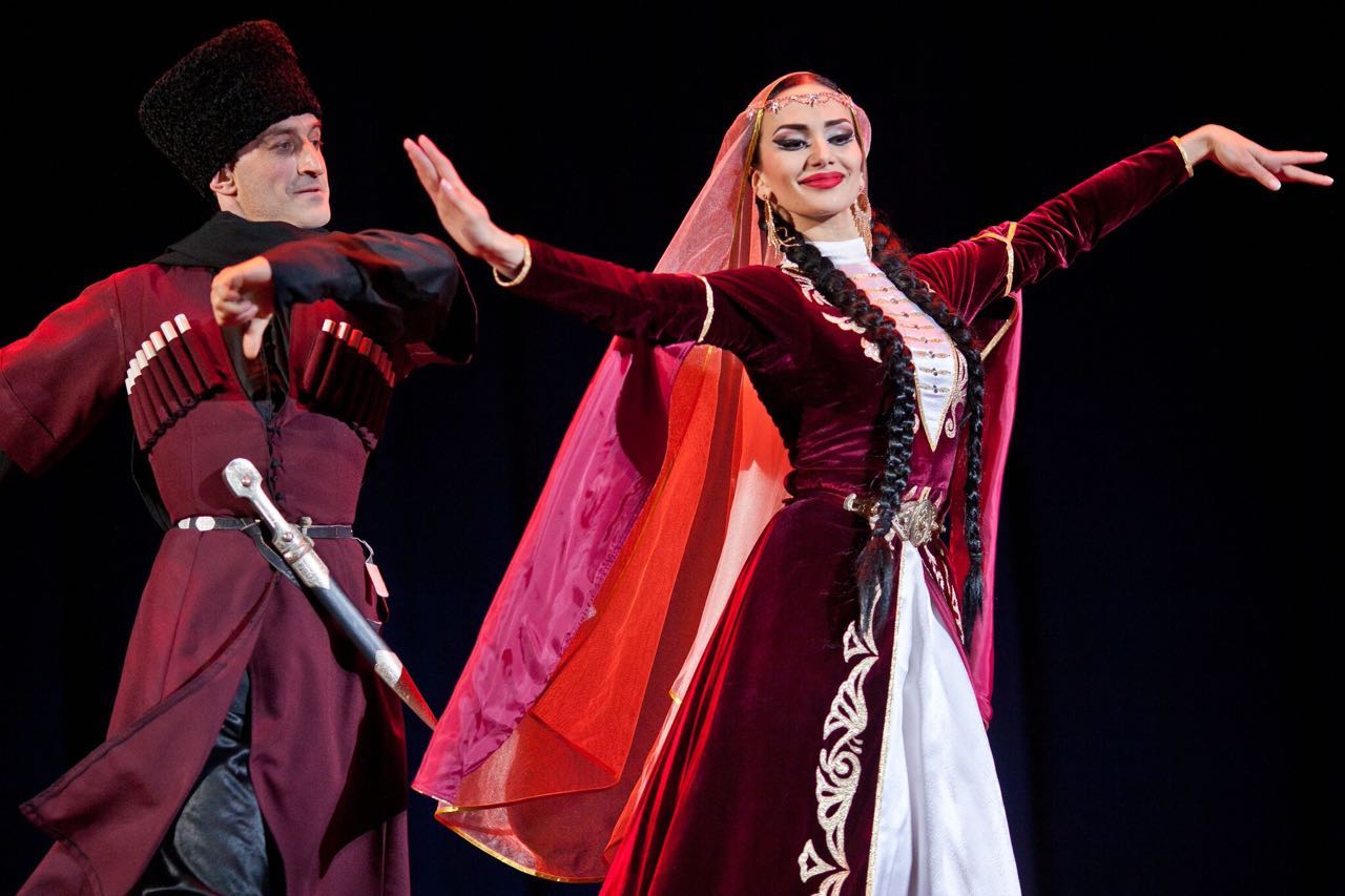 Изображение танцев народов Кавказа